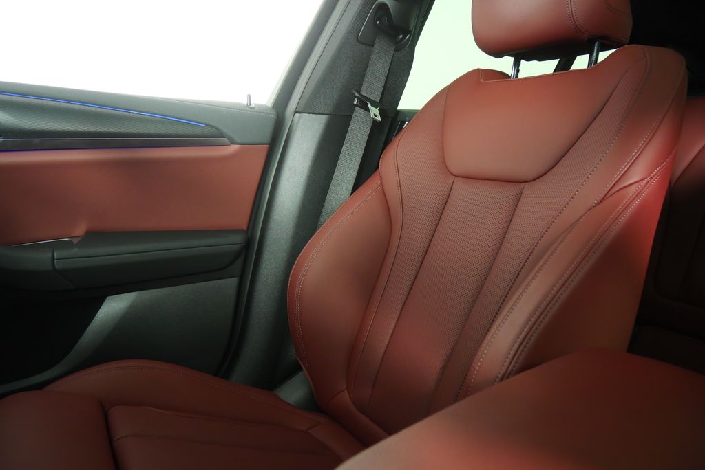 Thumbnail: 2022 BMW X4 - 29