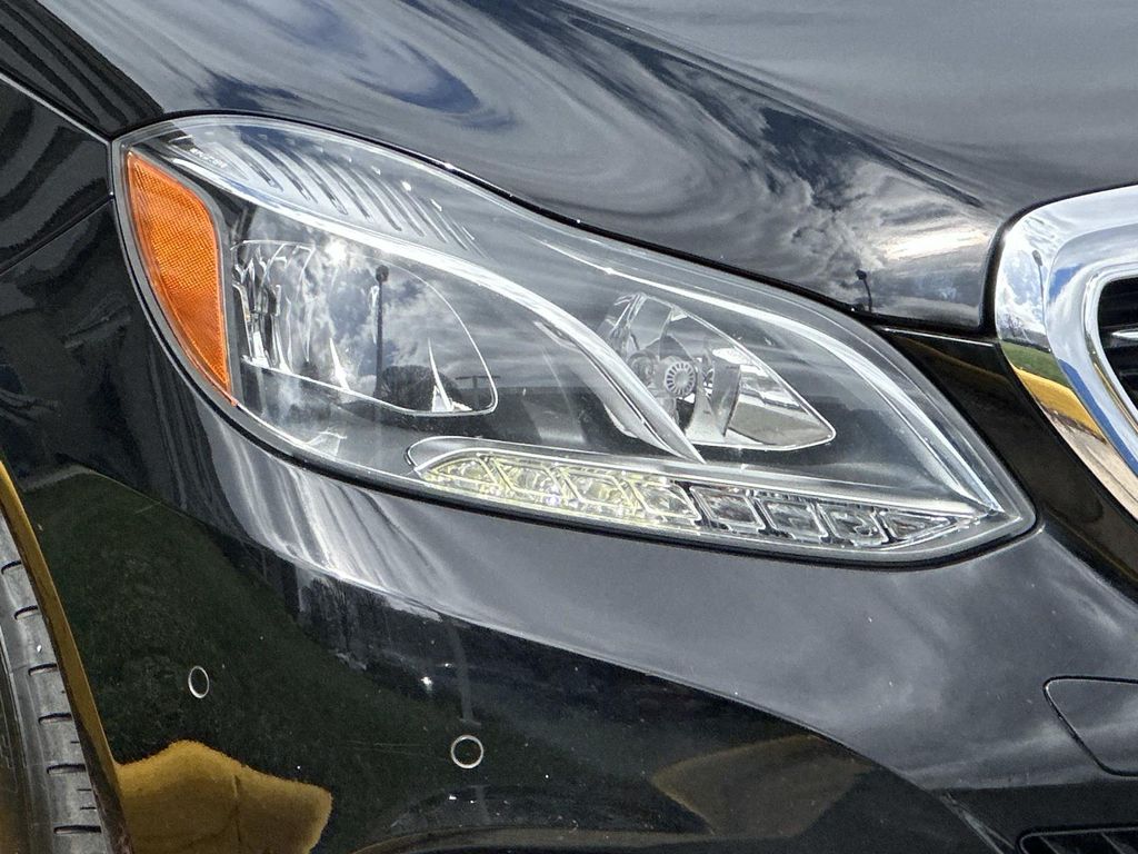 Thumbnail: 2016 Mercedes-Benz E-Class - 5