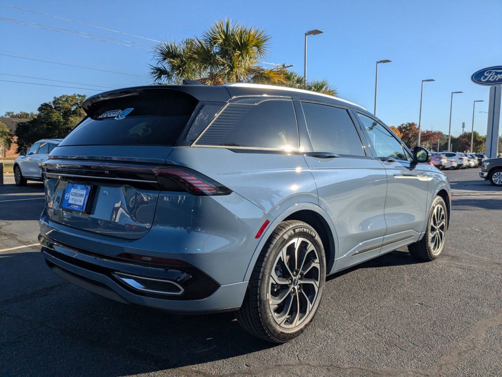 2025 Lincoln Nautilus Reserve