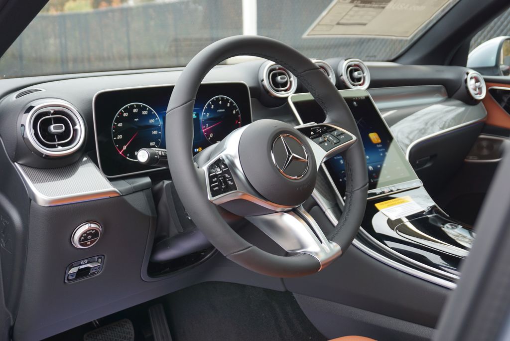 Thumbnail: 2026 Mercedes-Benz GLC - 10