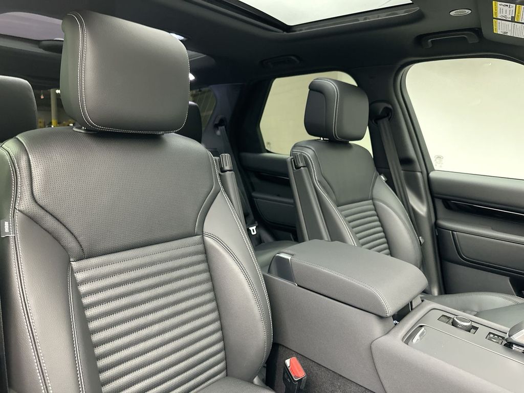 2025 Land Rover Discovery S 5
