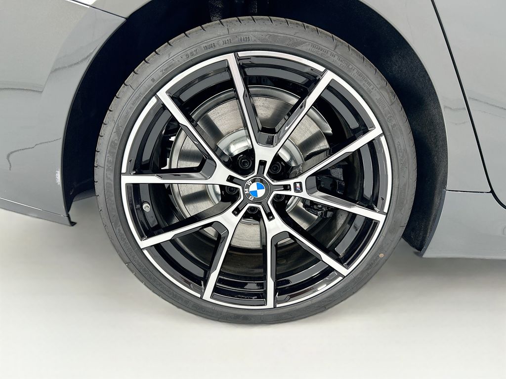 Thumbnail: 2026 BMW 8 Series - 32