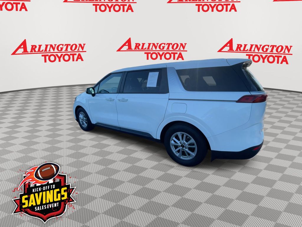 Used 2022 Kia Carnival Van