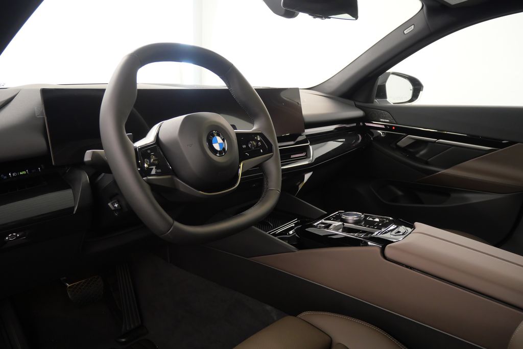 2025 BMW 5 Series 530i 14