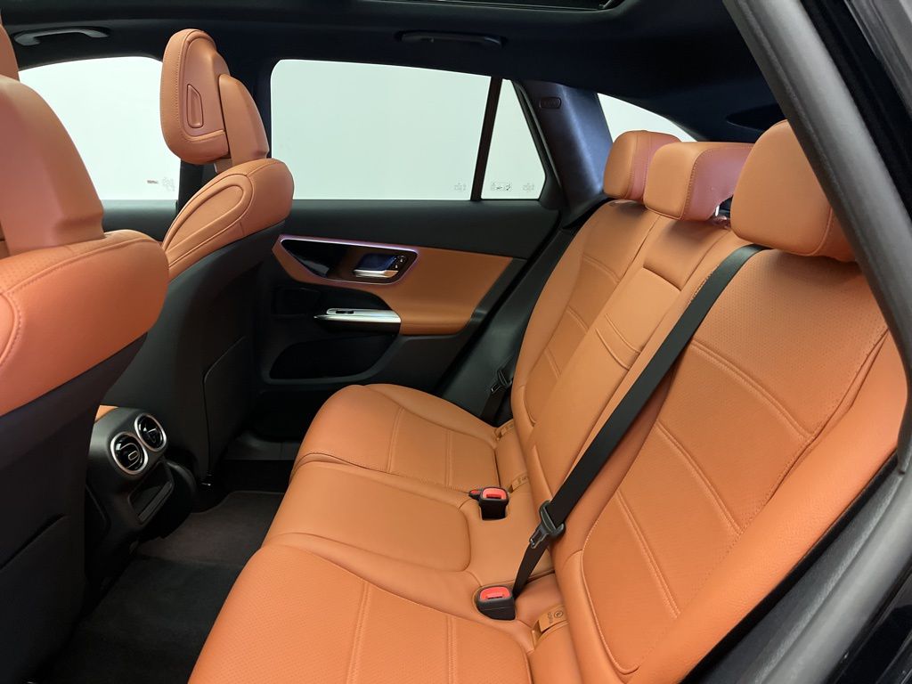 Thumbnail: 2025 Mercedes-Benz GLC - 24