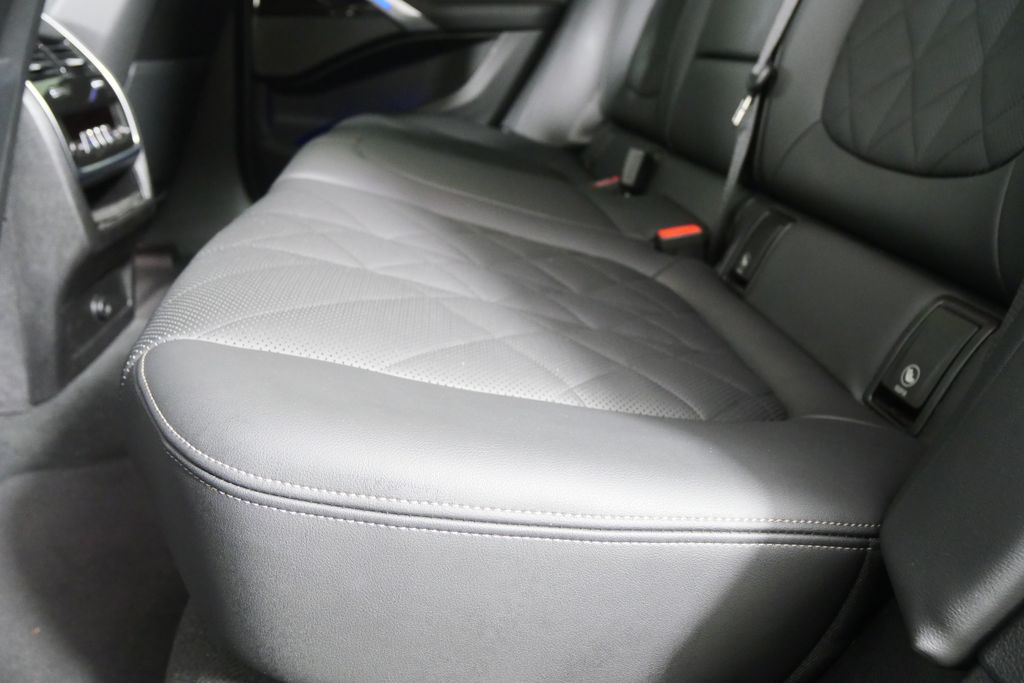 Thumbnail: 2025 BMW X6 - 14