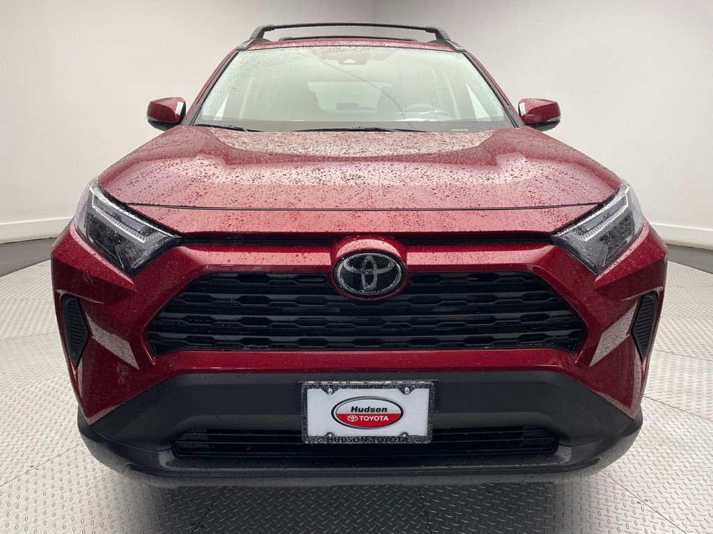 2025 Toyota RAV4 XLE 2