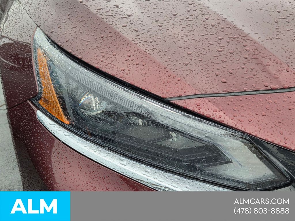 Used 2025 Red Nissan 2.5 SV image 21