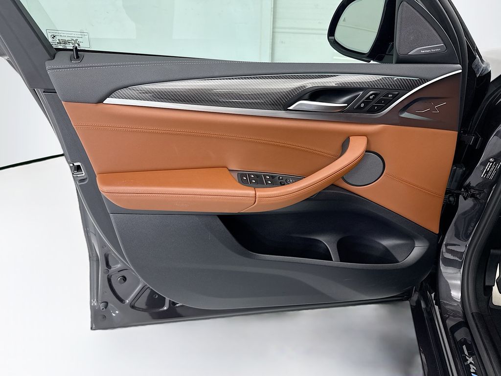 Thumbnail: 2025 BMW X4 - 23