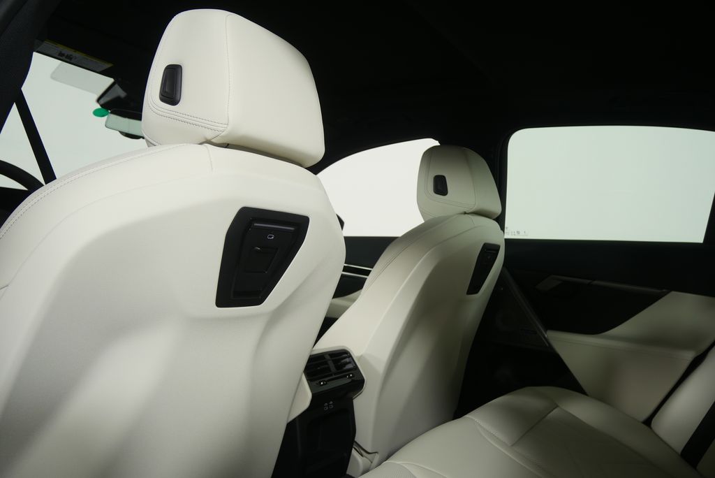 Thumbnail: 2026 BMW 5 Series - 17