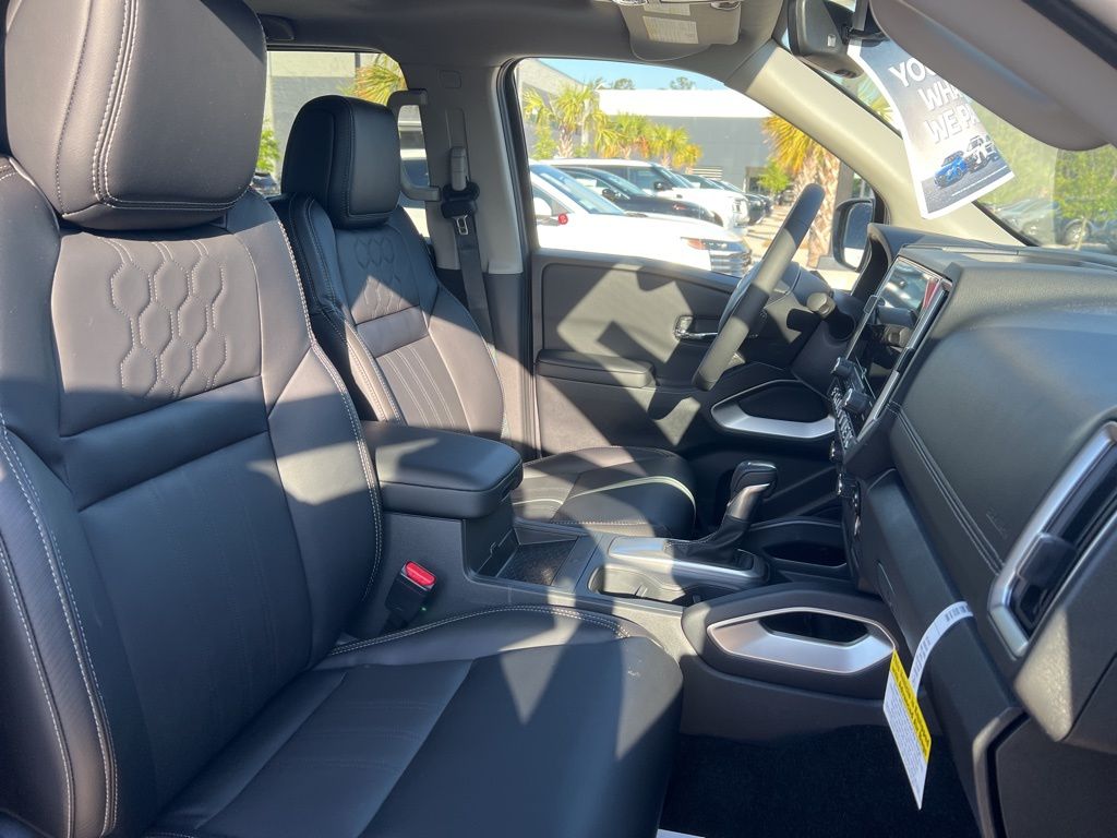 2025 Super Black Nissan Frontier SL RWD Truck