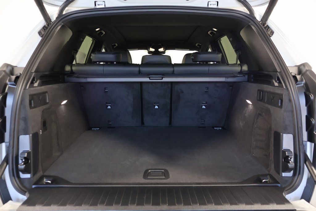 Thumbnail: 2026 BMW X5 - 8