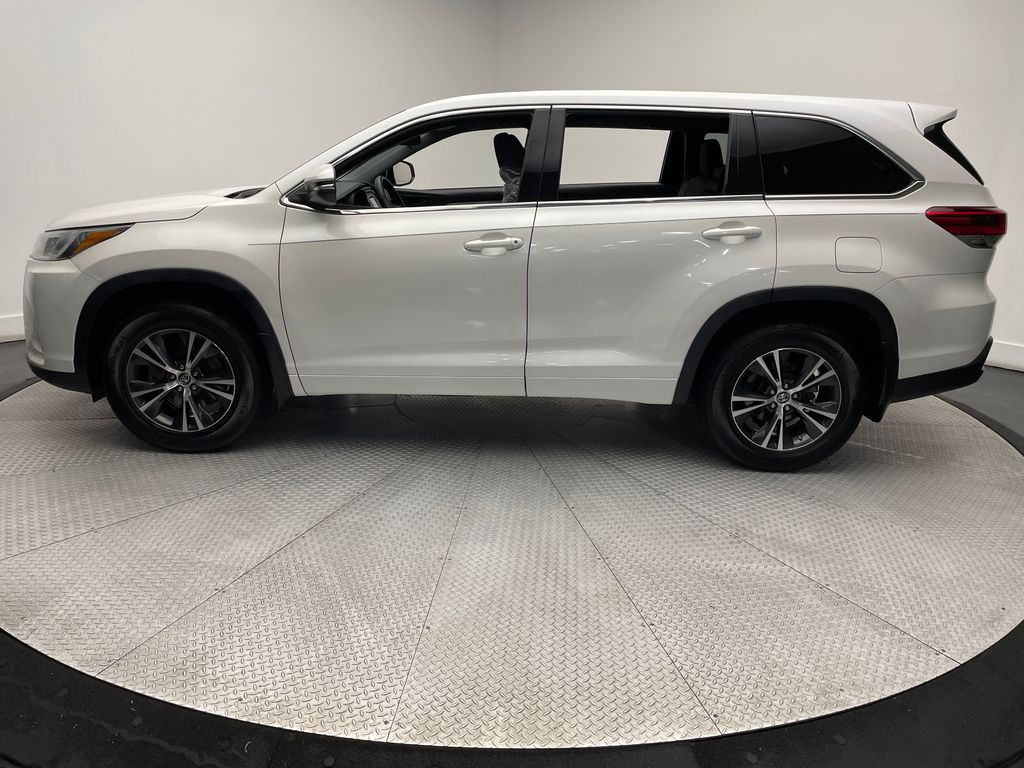 2018 Toyota Highlander LE 8