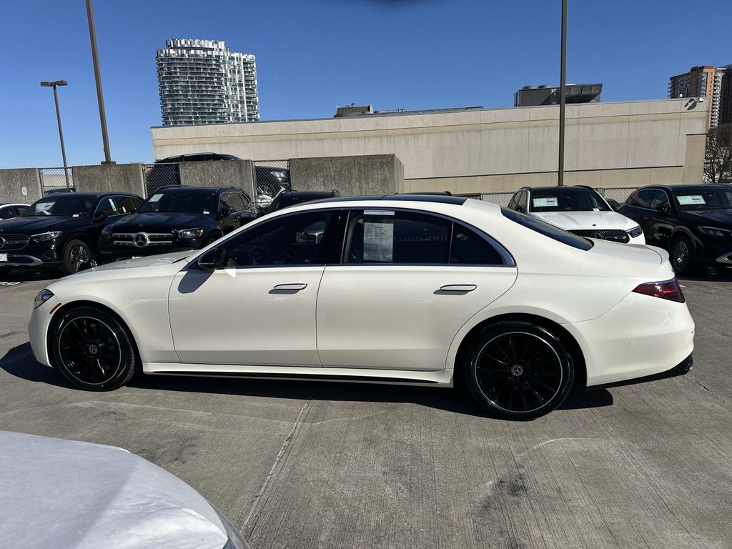 Thumbnail: 2022 Mercedes-Benz S-Class - 14
