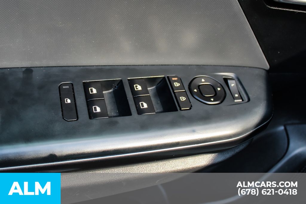 Used 2025 Blue Kia LXS image 39