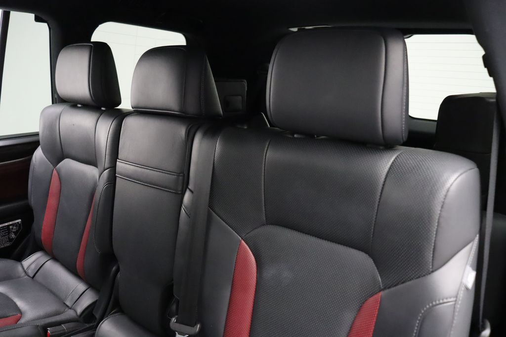 2021 Lexus LX 570 17