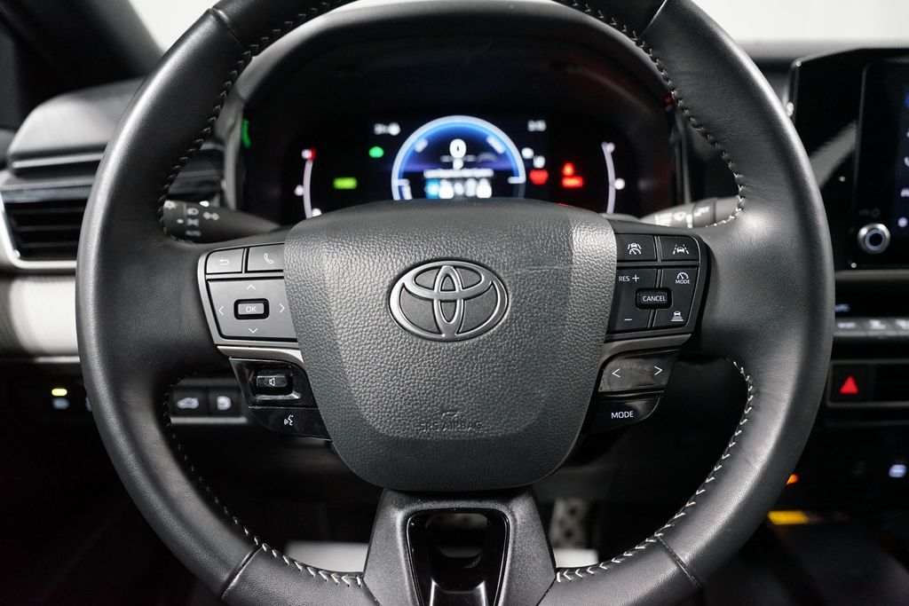 Thumbnail: 2025 Toyota Camry - 12