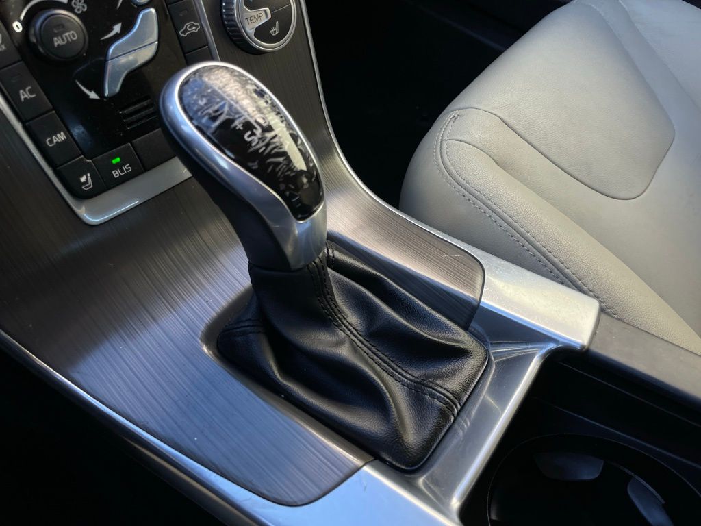 Thumbnail: 2016 Volvo V60 - 19