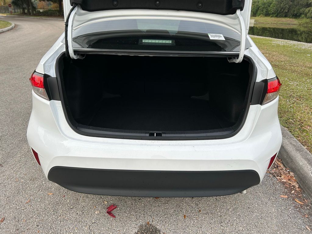 Thumbnail: 2024 Toyota Corolla - 9