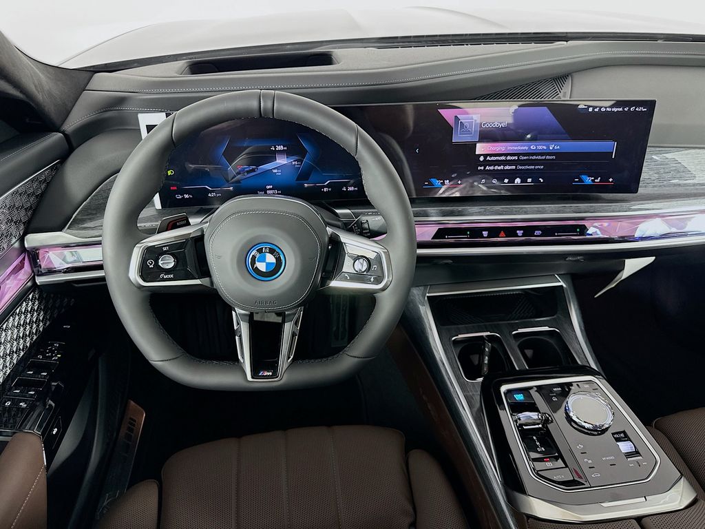 Thumbnail: 2025 BMW i7 - 19