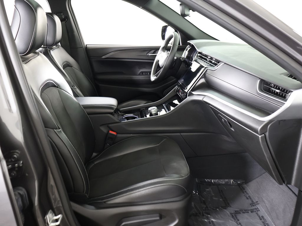 Used 2023 Gray Jeep Altitude image 31