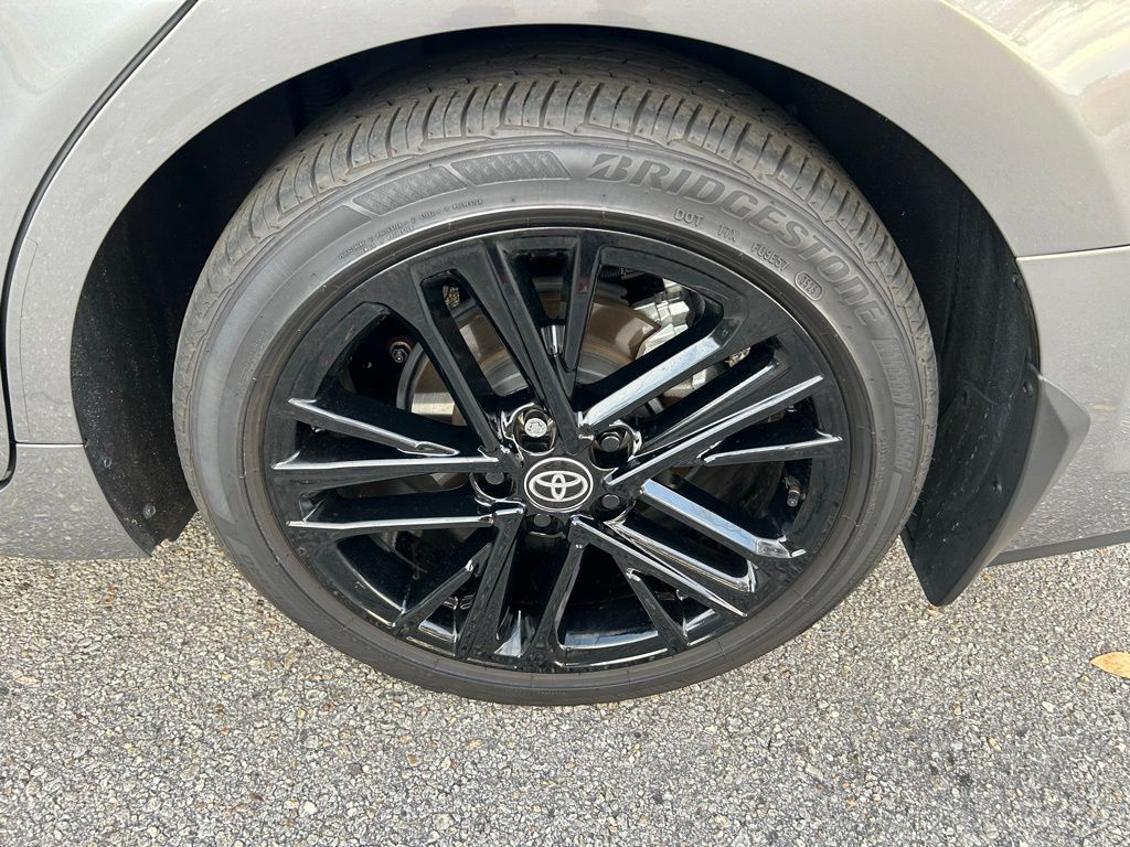 Thumbnail: 2025 Toyota Camry - 9