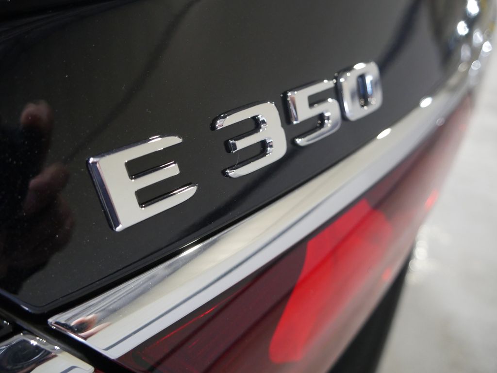 Thumbnail: 2026 Mercedes-Benz E-Class - 9