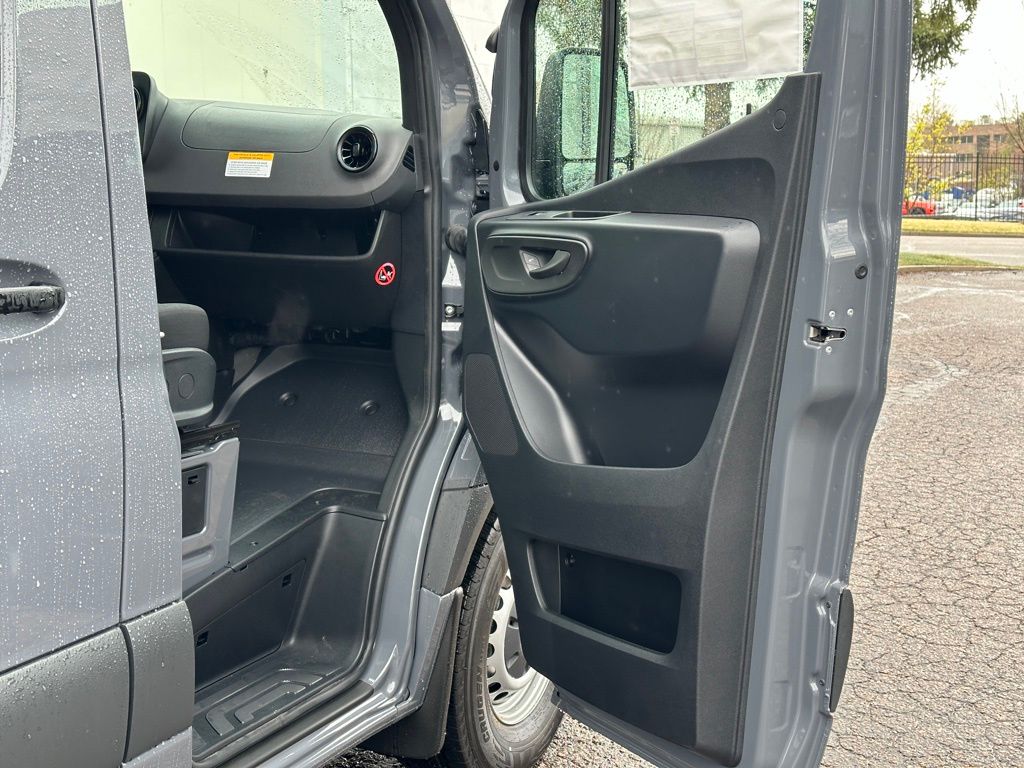 2024 Mercedes-Benz Sprinter 2500 Cargo 144 WB 26