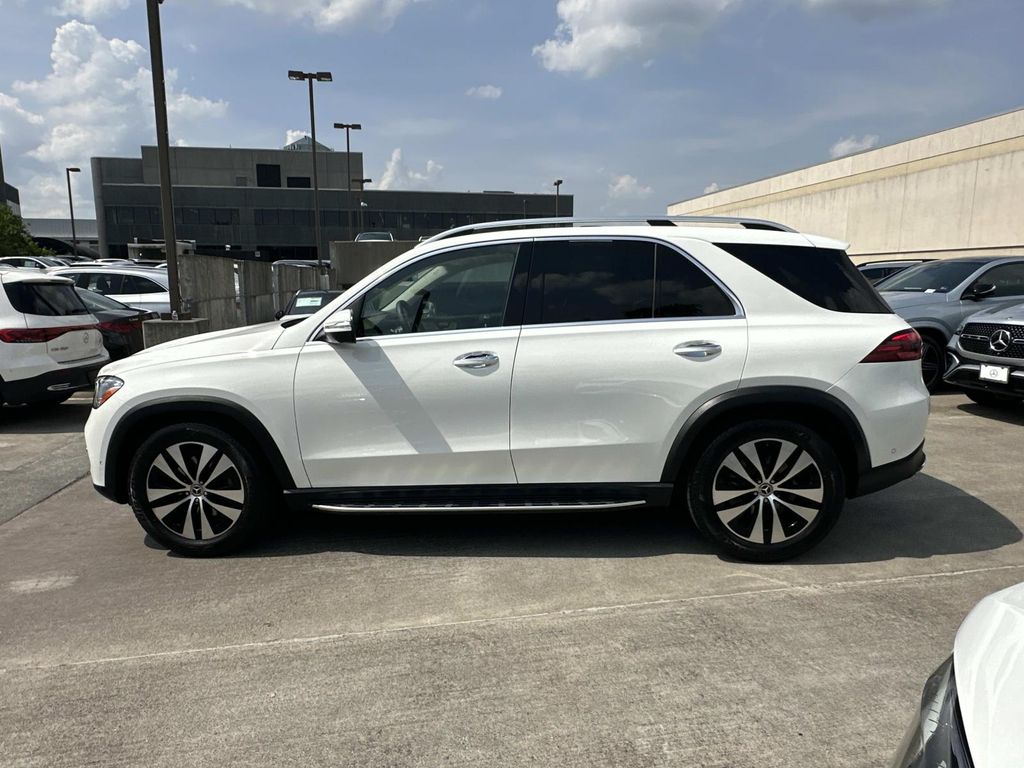 Thumbnail: 2026 Mercedes-Benz GLE - 8