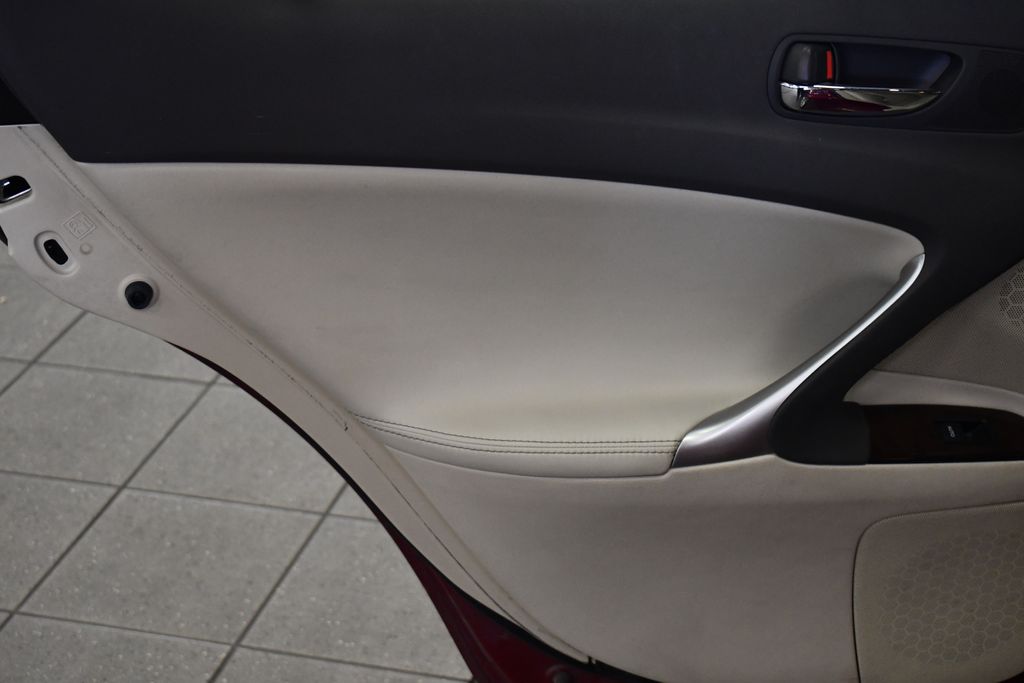 Thumbnail: 2013 Lexus IS - 22