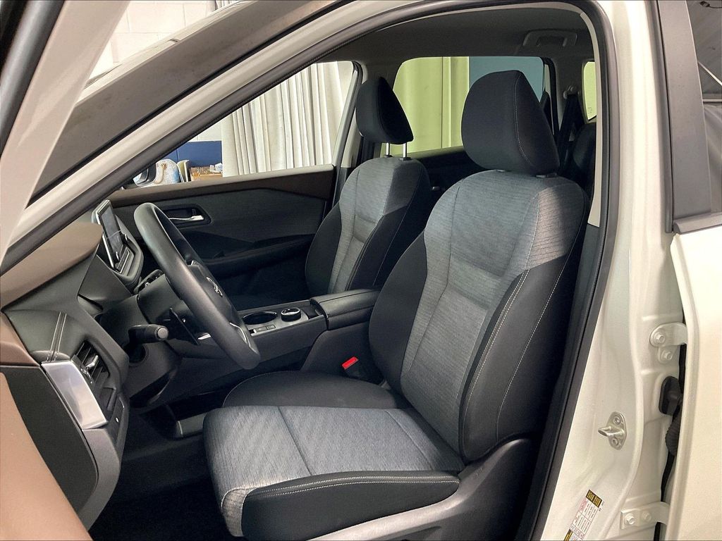 2023 Nissan Rogue — photo 10