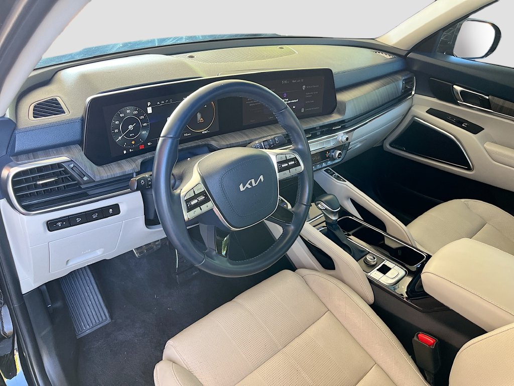 Used 2023 Black Kia SX image 9