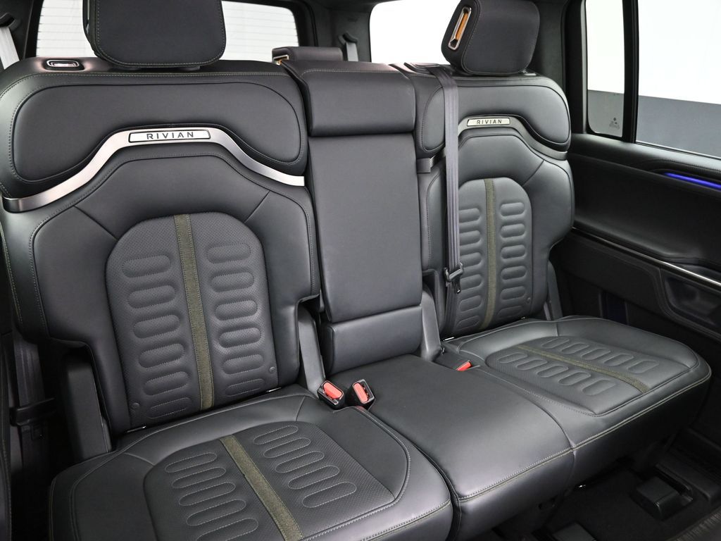 2024 Rivian R1S Adventure
