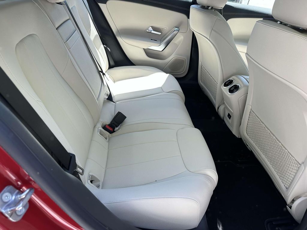 2025 Mercedes-Benz CLA 250 12