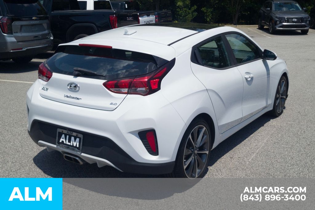 Used 2019 White Hyundai 2.0 Premium image 5