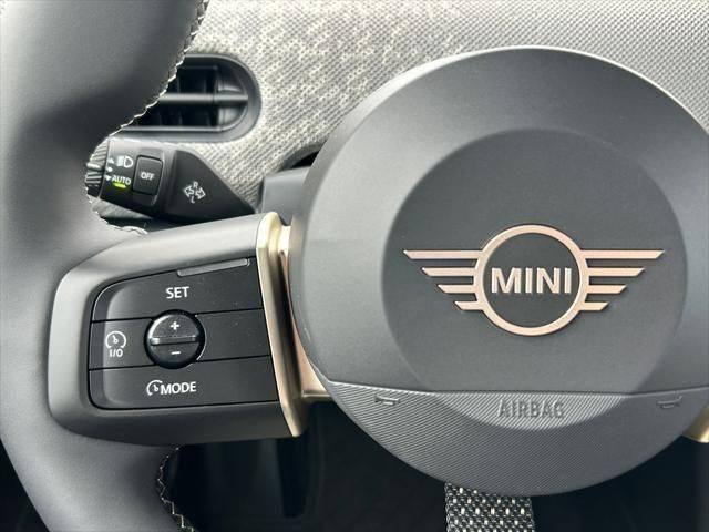 Thumbnail: 2026 MINI Cooper - 17