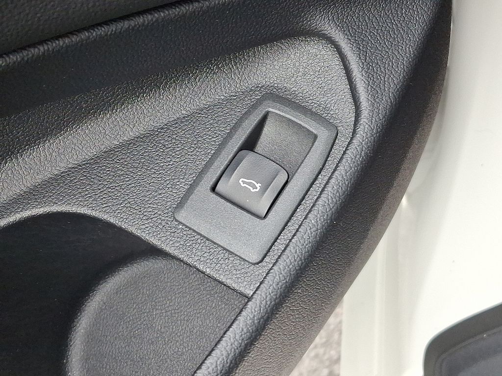 Thumbnail: 2026 BMW 4 Series - 27