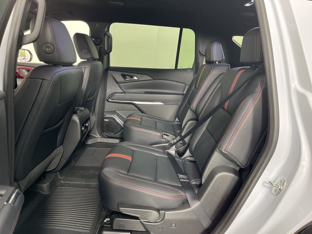 Thumbnail: 2026 Chevrolet Traverse - 25