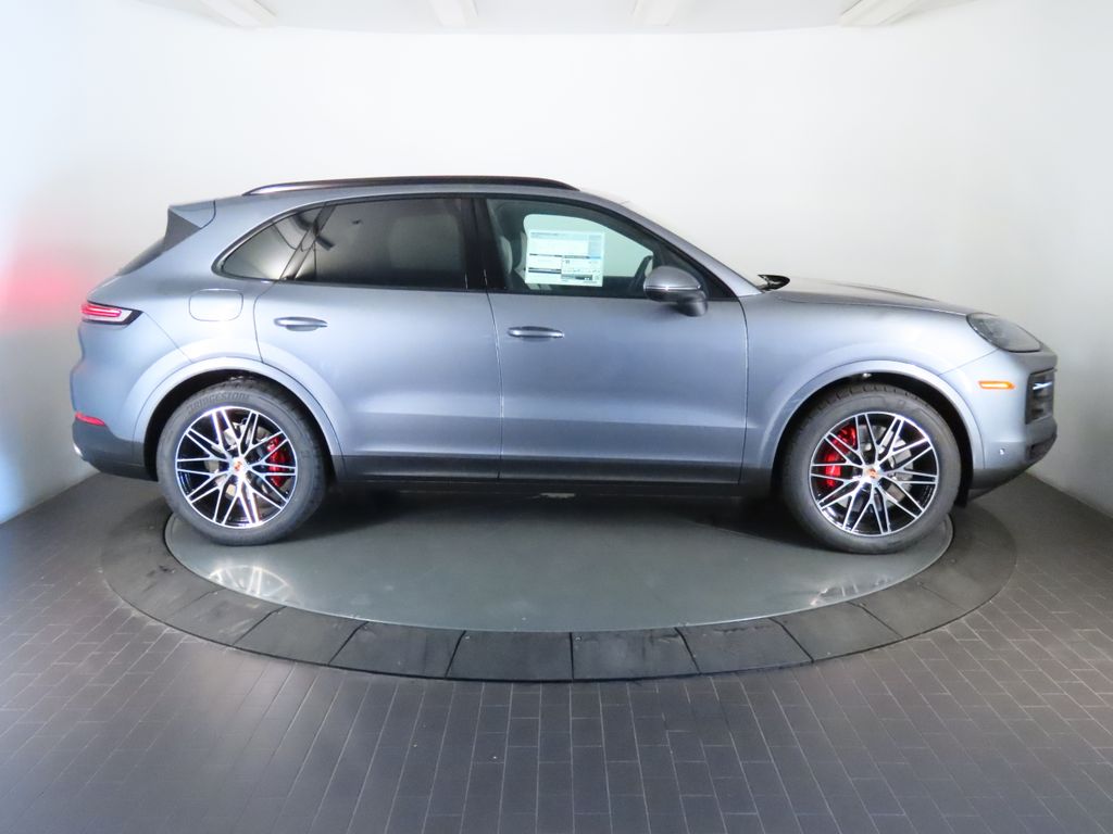 Thumbnail: 2026 Porsche Cayenne - 8