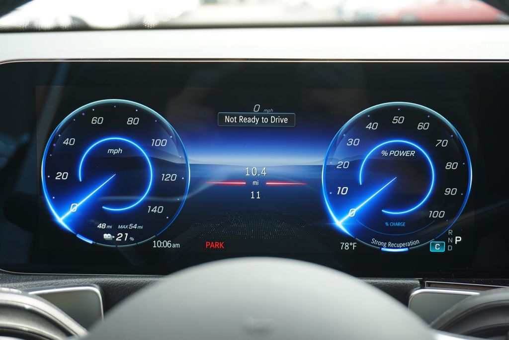 2025 Mercedes-Benz EQB 250+ 29