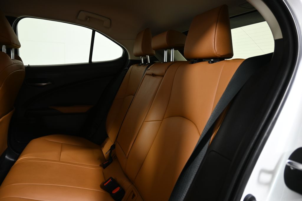 Thumbnail: 2021 Lexus UX - 4