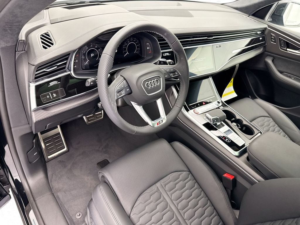 Thumbnail: 2026 Audi RS Q8 - 10