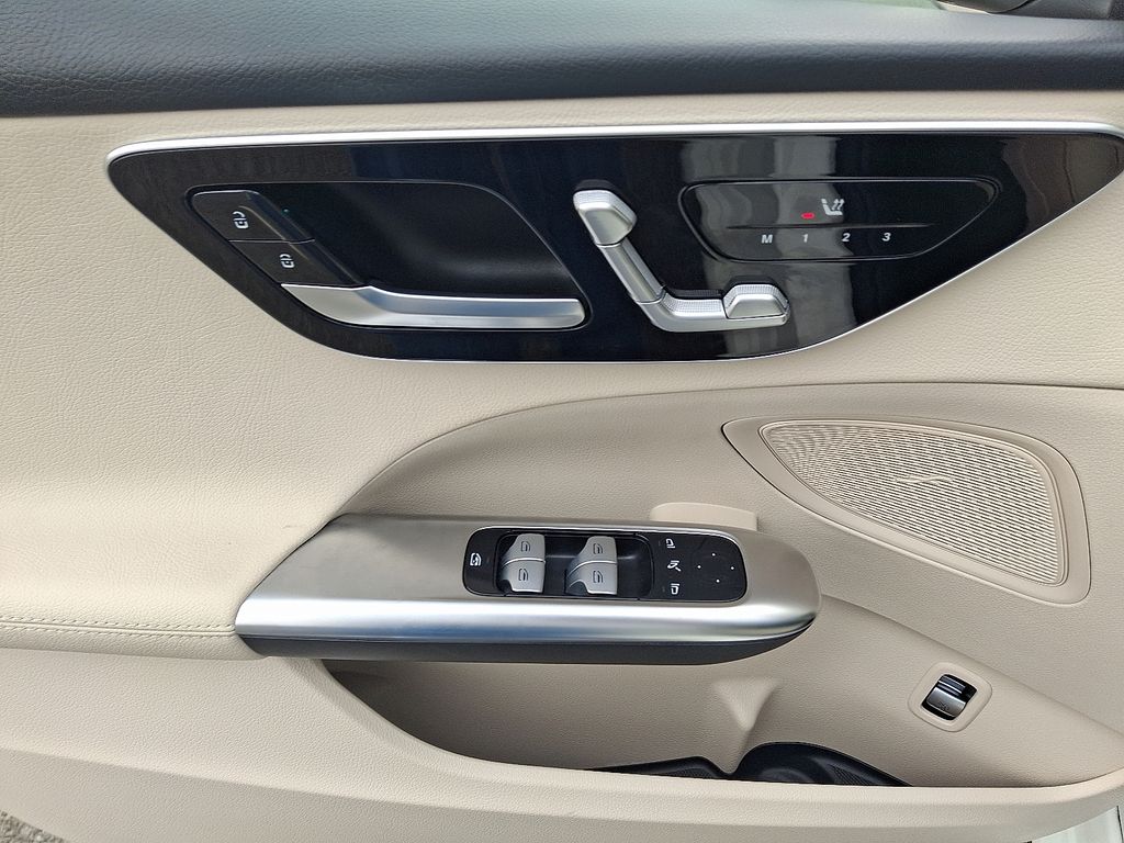 Thumbnail: 2023 Mercedes-Benz C-Class - 12