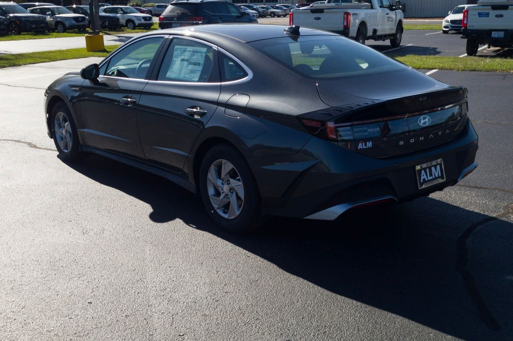 New 2026 Gray Hyundai SE image 8