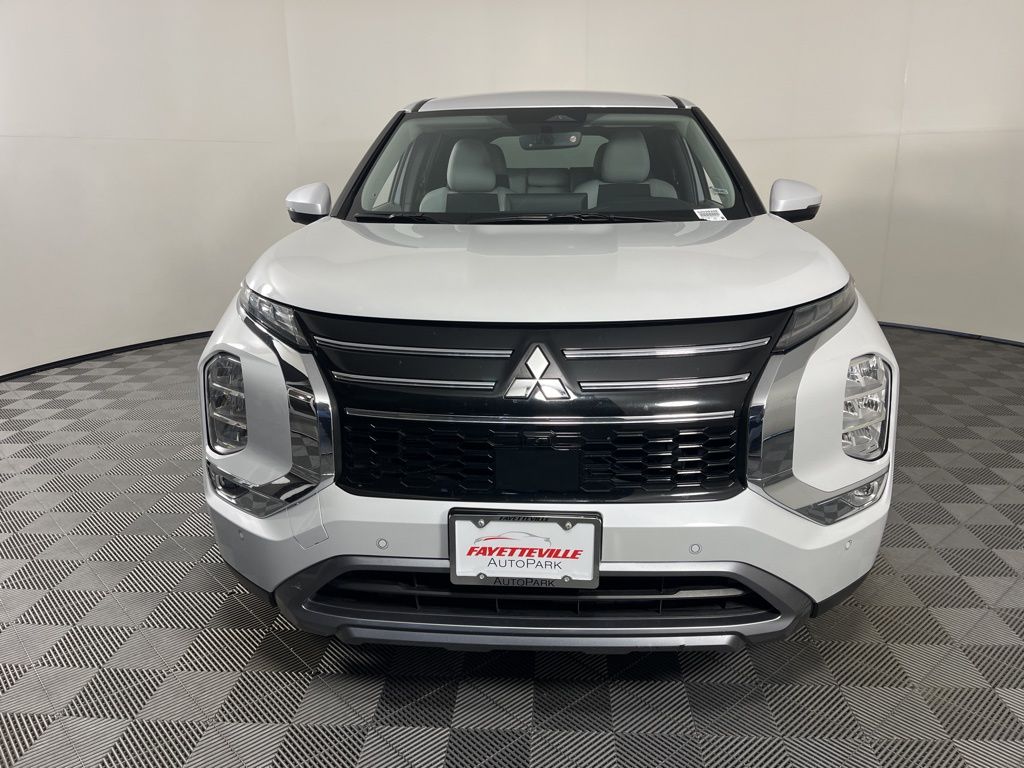 Thumbnail: 2025 Mitsubishi Outlander - 17