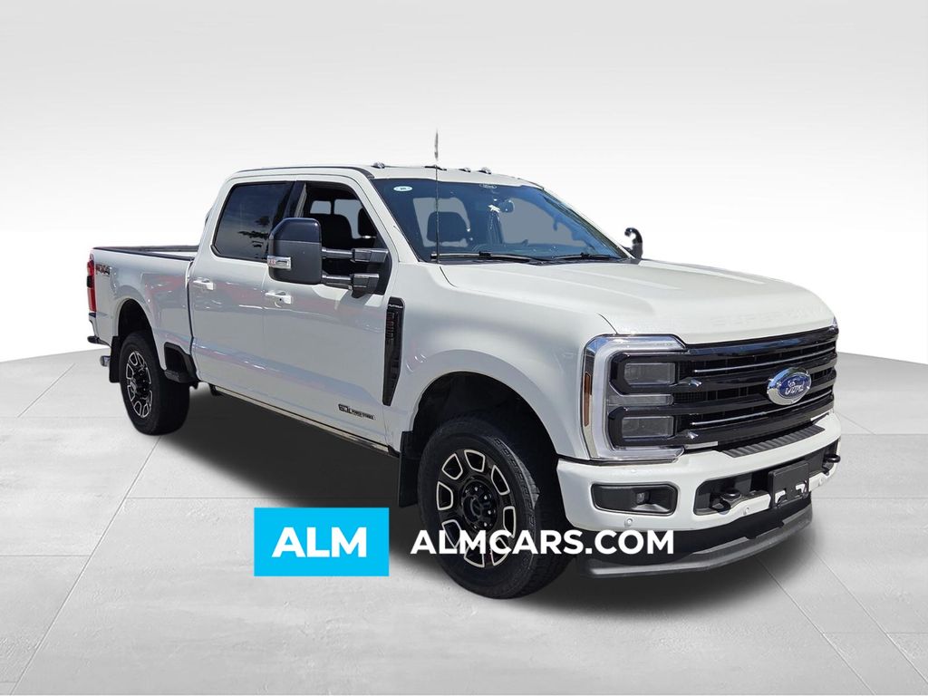 White 2025 Ford F-250 Super Duty Platinum Crew Cab 4WD Pickup Truck Four-Wheel Drive Automatic