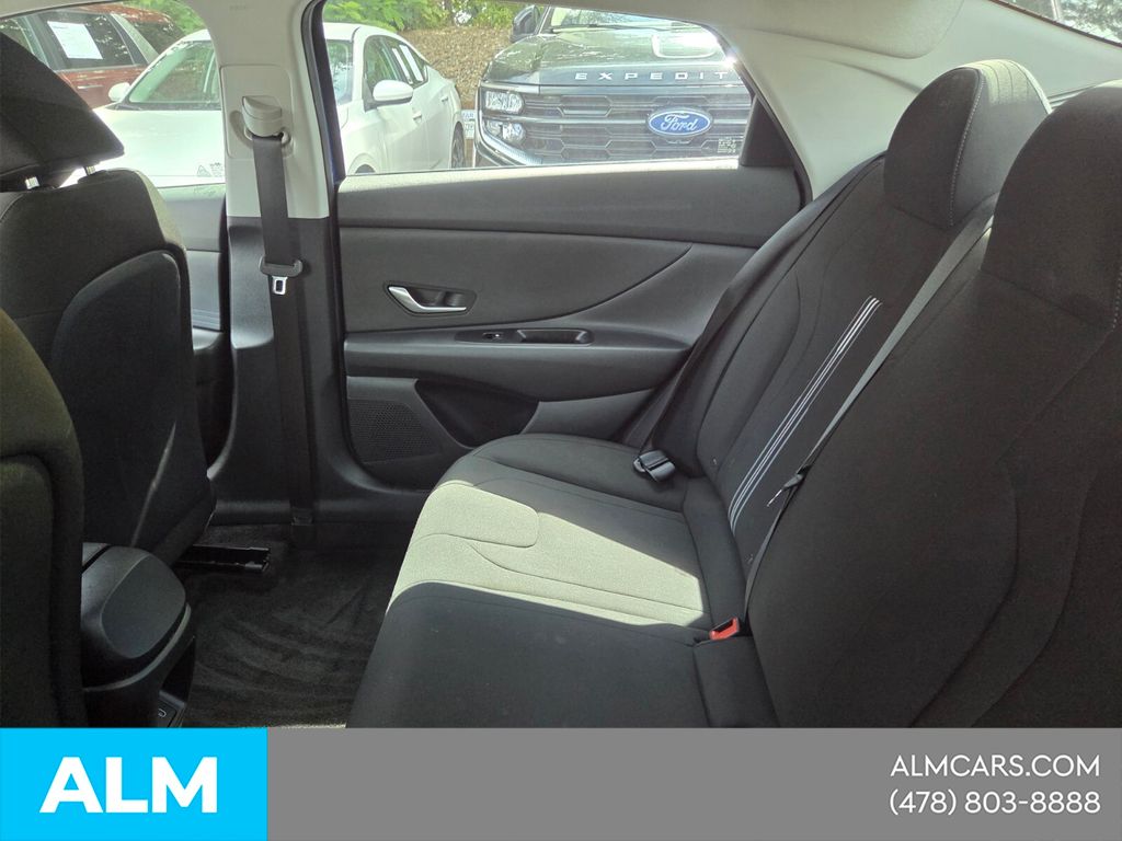 Used 2024 Blue Hyundai SEL image 5