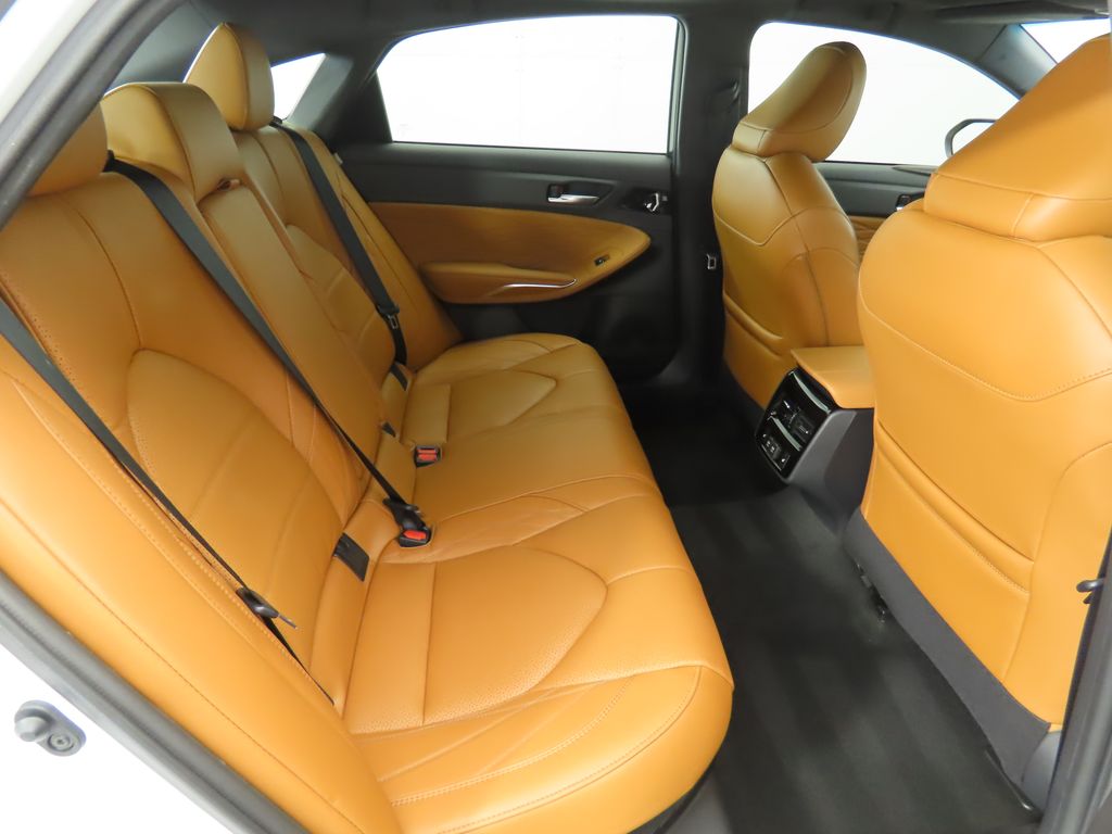2020 Toyota Avalon Limited 23