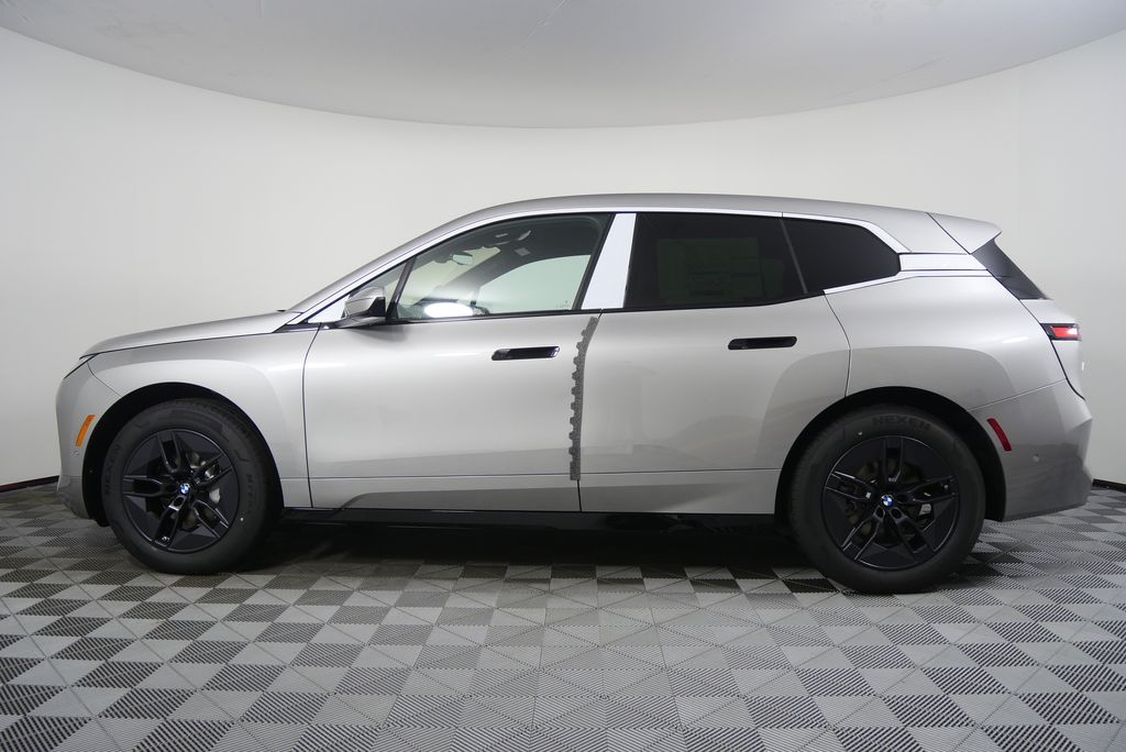 Thumbnail: 2026 BMW iX - 6