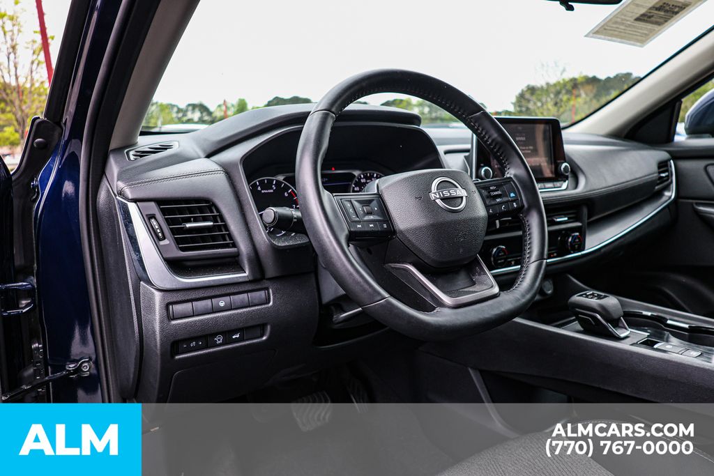 Used 2025 Blue Nissan SV image 28